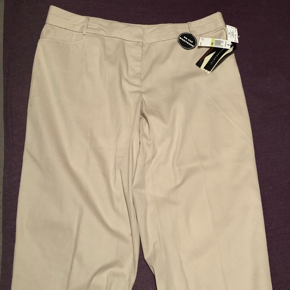 Simple capris - Picture 1 of 2